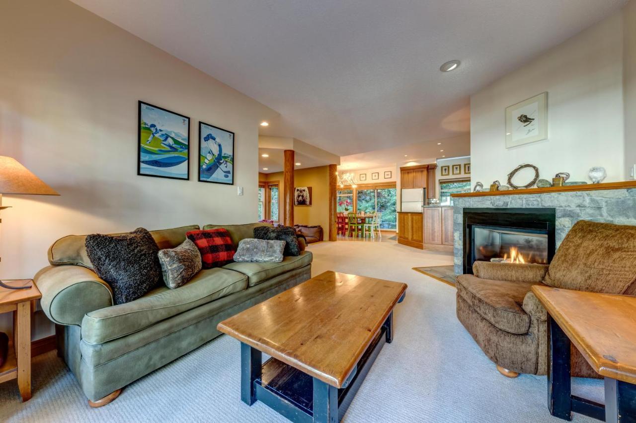 Snowy Creek 14 Villa Whistler Bagian luar foto