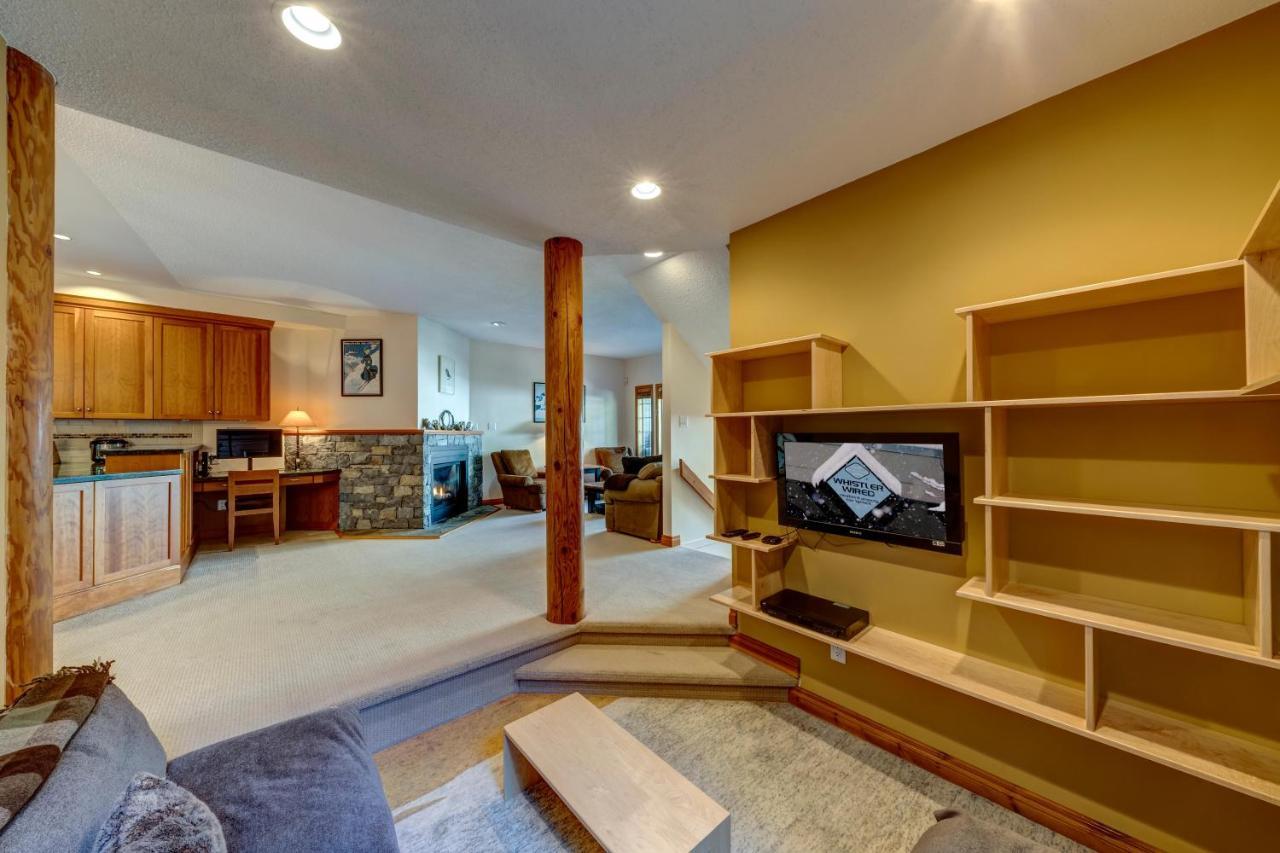 Snowy Creek 14 Villa Whistler Bagian luar foto