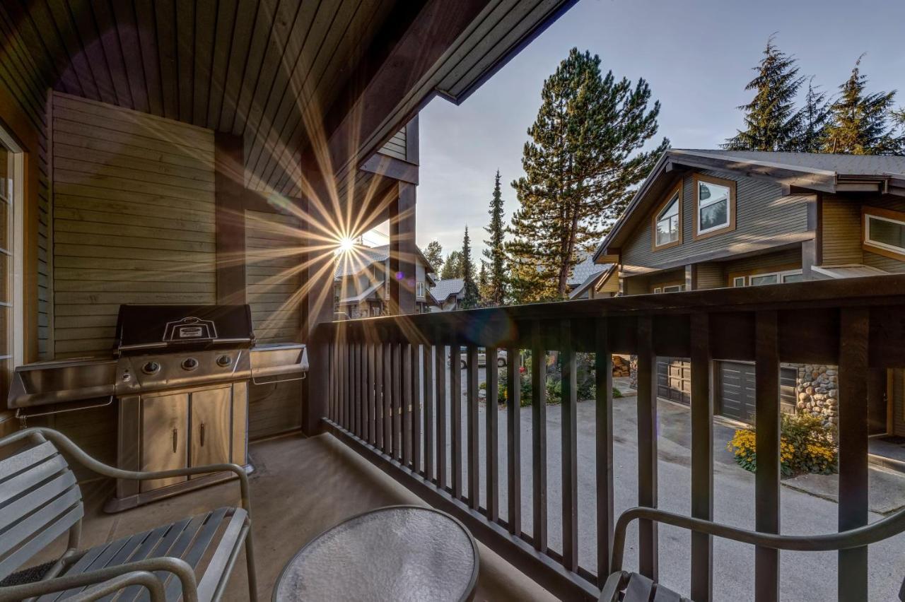 Snowy Creek 14 Villa Whistler Bagian luar foto