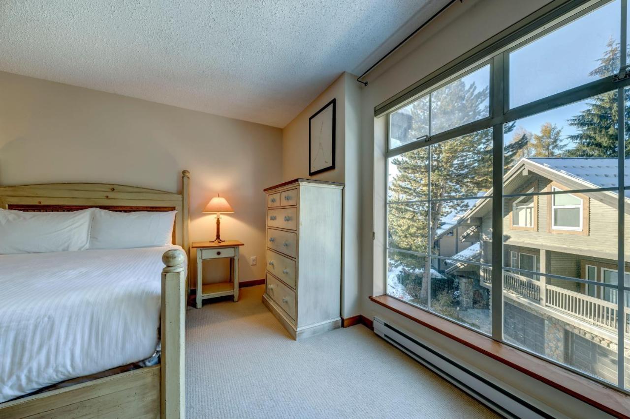 Snowy Creek 14 Villa Whistler Bagian luar foto